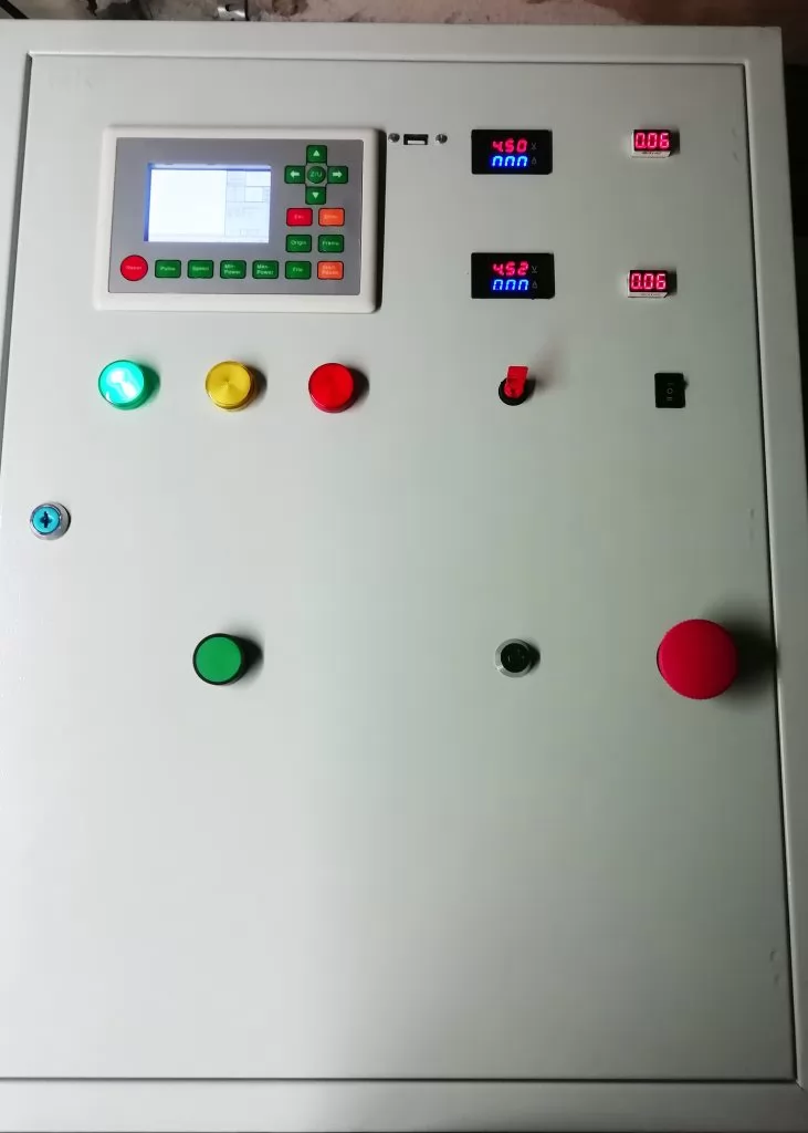 Industrial CNC frame 2x2 m (6x6') with the laser module.